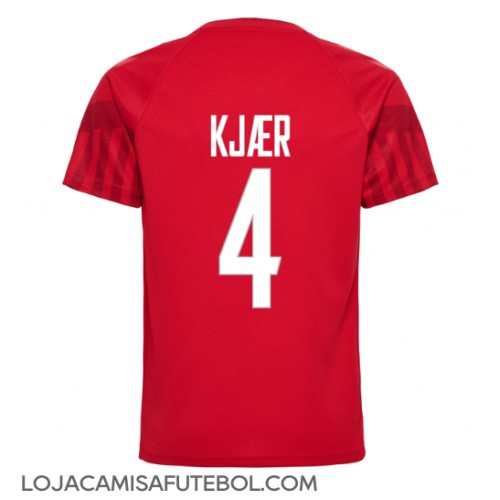 Camisa de Futebol Dinamarca Simon Kjaer #4 Equipamento Principal Mundo 2022 Manga Curta